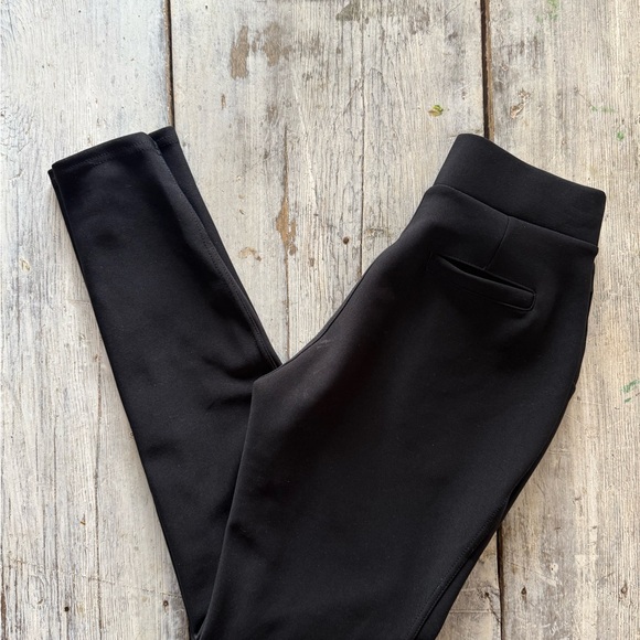 Indero Black leggings. Pockets, lots of stretch. - Picture 4 of 5